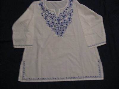 MID SUMMER FANTASTIC CLEARING SALE-INDIAN 100% COTTON BLOUSE WITH BLUE EMBROIDERY FOR LADIES-WHITE COLOR.TOP QUALITY-LOWEST PRICE GUARANTEED-TRY AT LEAST ONCE- DO NOT MISS THIS CHANCE-60% DISCOUNT-ART.NO.17/3557195-Sw.Kr. 140-002