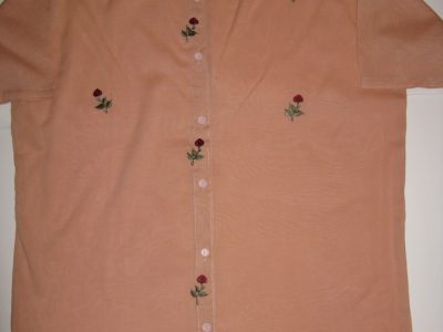 MID SUMMER FANTASTIC CLEARING SALE-INDIAN BEAUTIFUL 100% VISCOSE BLOUSE ROUND NECK FOR LADIES WITH FINE ROSE FLOWER EMBROIDERY-TOP QUALITY-LOWEST PRICE GUARANTEED-TRY AT LEAST ONCE- M/L-DO NOT MISS THIS CHANCE-60% DISCOUNT- ART.NO 17/3661018-Sw.Kr.120-000
