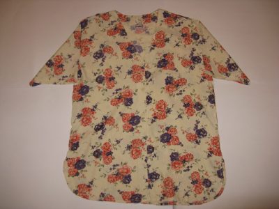 MID SUMMER FANTASTIC CLEARING SALE-INDIAN BLOUSE FOR LADIES AND IN V-NECK-LARGE-CONTRASTING BEAUTIFUL FLORAL PRINTS-LOWEST PRICE GUARANTEED-TRY ONCE- DO NOT MISS THIS CHANCE-50% DISCOUNT-ART.NO.201705-5953-Sw.Kr.100-00