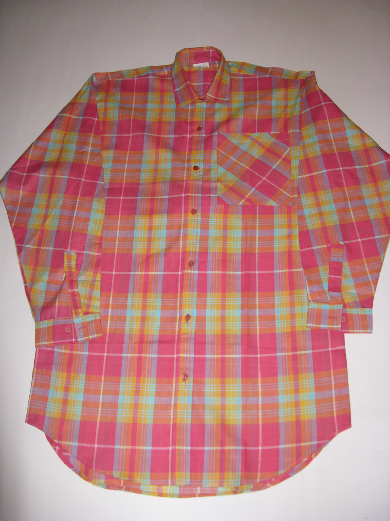 MID SUMMER FANTASTIC CLEARING SALE-INDIAN BEAUTIFUL CHECK DESIGN LONG SHIRT FOR LADIES/GENTS FOR WEARING WHILE GOING TO SLEEP-DISCOUNT 60%- ART. NO. 17/36102838-Sw.Kr. 80-00