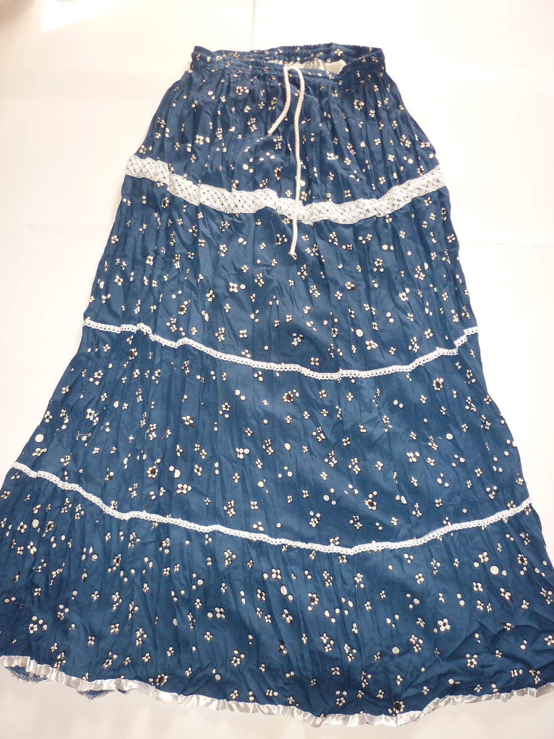 MID SUMMER FANTASTIC CLEARING SALE-INDIAN FLORAL LONG SKIRT FOR LADIES ll GUARANTEED LOWEST PRICE ll DO NOT MISS THIS CHANCE ll DISCOUNT 50 % ll ART.NO. 44708333