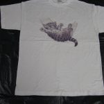 AMERICAN T-SHIRT PRINTED WITH USA MOTIVE " CAT SLEEPING IN NET " LOWEST PRICE GARANTI. Art.No. 2012082124