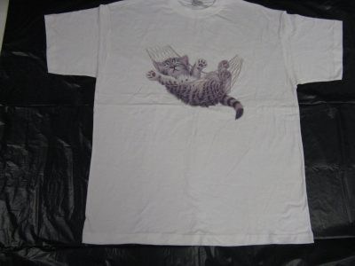 AMERICAN T-SHIRT PRINTED WITH USA MOTIVE " CAT SLEEPING IN NET " LOWEST PRICE GARANTI. Art.No. 2012082124
