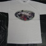 AMERICAN T-SHIRT PRINTED WITH USA MOTIVE " CAT SLEEPING NEAR HAT " LOWEST PRICE GARANTI. Art.No. 120916-2125
