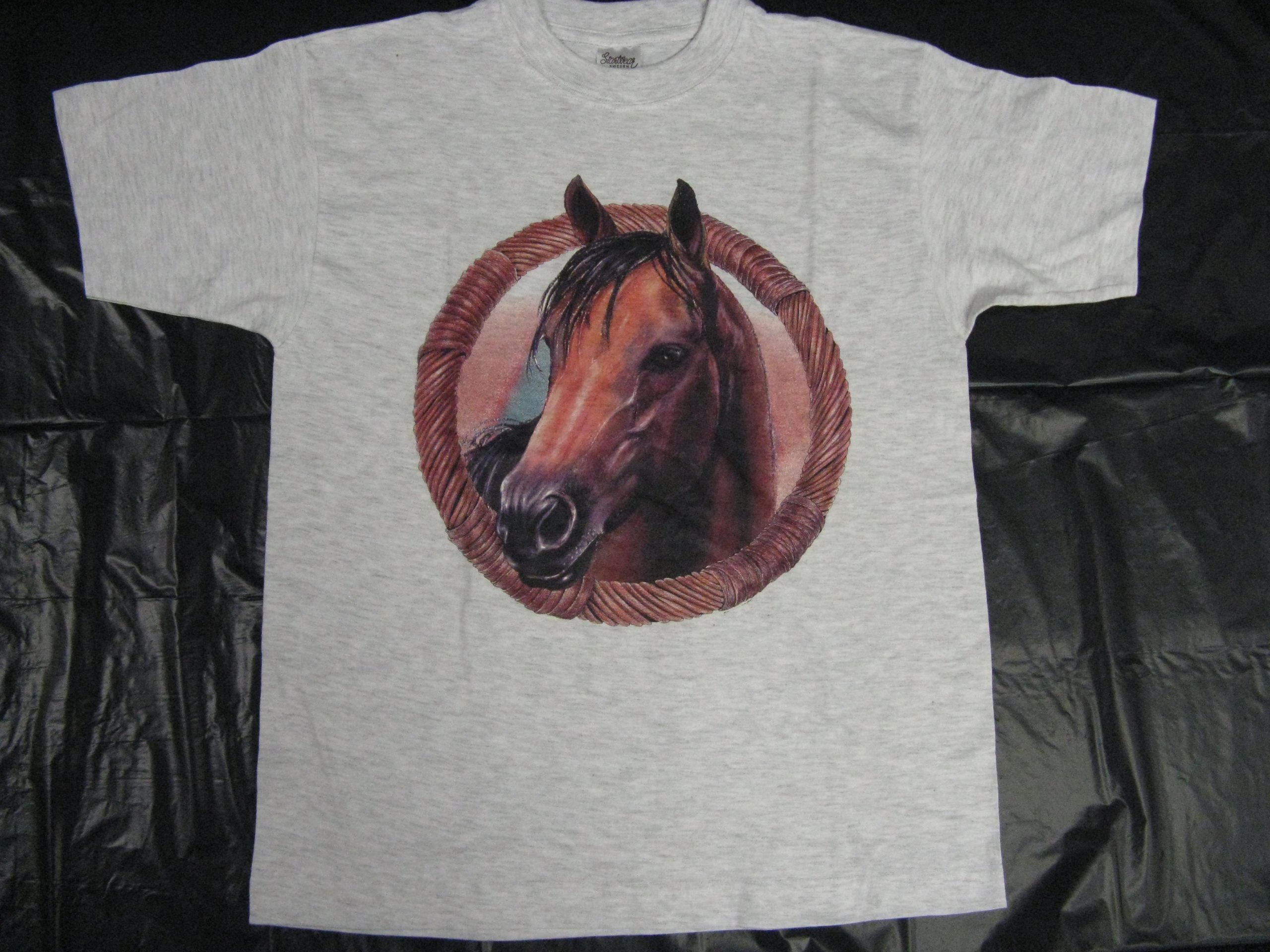 AMERICAN T-SHIRT PRINTED WITH USA MOTIVE " HORSE FACE IN RING " LOWEST PRICE GARANTI. Art.No. 120816-2128