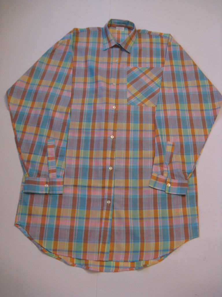 MID SUMMER FANTASTIC CLEARING SALE-INDIAN BEAUTIFUL CHECK DESIGN LONG SHIRT FOR LADIES/GENTS FOR WEARING WHILE GOING TO SLEEP -L/XL- DISCOUNT 60%- ART. NO. 201725329-Sw.Kr. 80-00